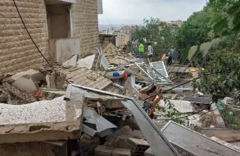 إنهيار مبنى في المنصورية! (فيديو + صورة)