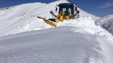 اليكم الطرقات الجبلية المقطوعة صباحًا