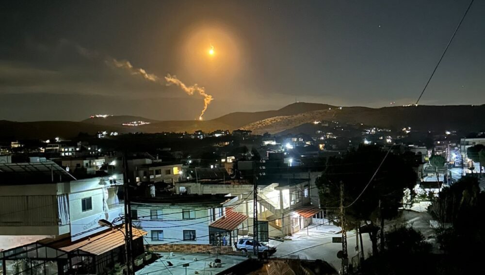 مع بدء الهجوم الإيراني… اسرائيل تكثف قصفها على جنوب لبنان!