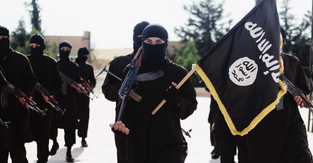 لِتنفيذهم مخططات إرهابية… “الجيش” يوقف 8 مواطنين من مؤيدي داعش