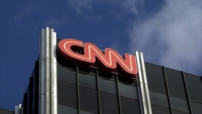 تعليق صادم: “آمل ألا ينفجر البيجر الخاص بك” يُطيح بمعلق CNN