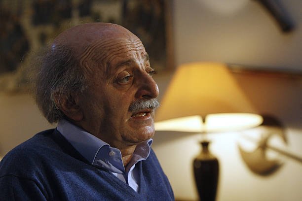 جنبلاط يودّع صديقه: “تأتي الساعة التي لا مفر منها”!