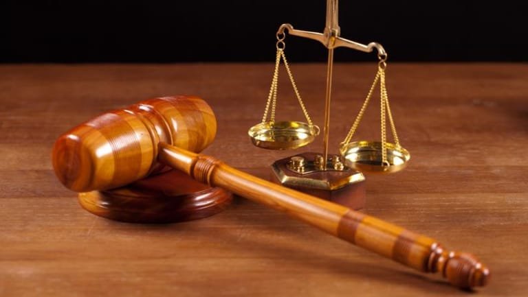 المحكمة العسكرية تغرّم 3 من عناصر حزب الله بجرم حيازة ونقل أسلحة غير مرخّصة