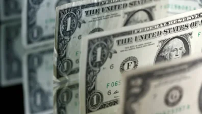 صعود صاروخي للدولار مع اقتراب النفط من حاجز 120 دولاراً