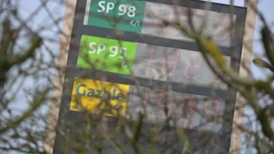 المفوضية الأوروبية: لدينا مخزونات نفط تكفي 90 يوماً