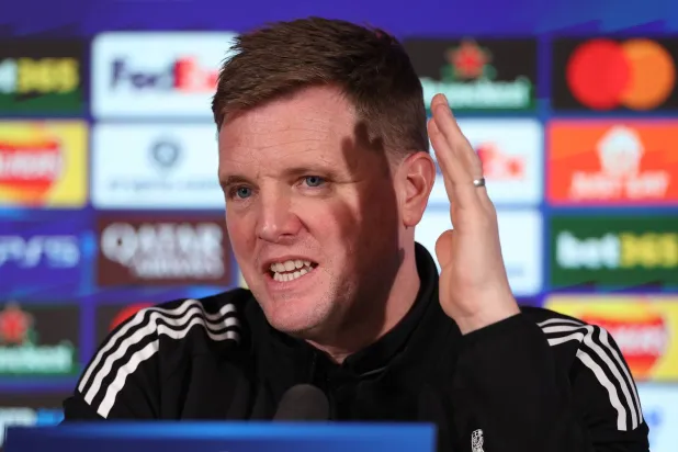 إيدي هاو: نيوكاسل قادر على تكرار «سيناريو 1997» أمام برشلونة