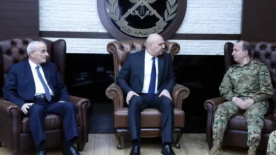 عون يزور قيادة الجيش اللبناني دعماً لها بعد الحملات السياسية