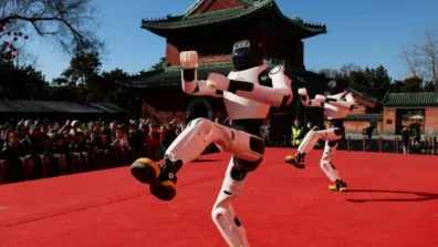 فيديو: «مدرسة الروبوتات» بالصين… آلات تتعلّم الحياة اليومية بعيون البشر