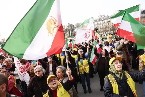 مجموعة إيرانية معارِضة: تعيين مجتبى خامنئي يجعل إيران «ملكية وراثية»