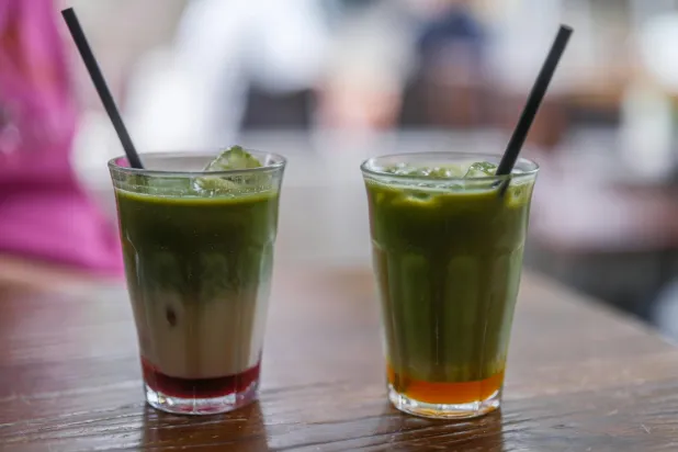 ماذا يحدث لجسمك عند تناول شاي الماتشا بانتظام؟