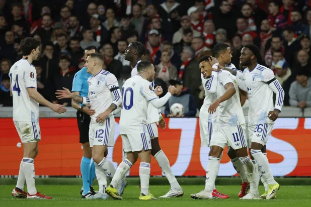 «يوروبا ليغ»: أستون فيلا وبورتو يقتربان من دور الثمانية