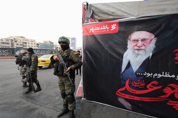 «الحرس الثوري» يتعهّد برد «أكثر حدّة» على أي مظاهرات جديدة في إيران