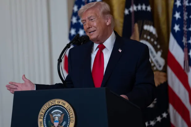 ترمب: إيران «على وشك الاستسلام»