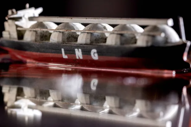 الفلبين تخطط لكبح فواتير الكهرباء مع ارتفاع أسعار الغاز الطبيعي المسال