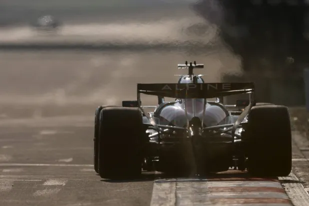 رئيس فريق «ألبين» يكشف اهتمام «مرسيدس» بشراء حصة في فريقه