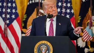 ترمب «قد يفكر» في السيطرة على مركز تصدير النفط في خرج الإيرانية