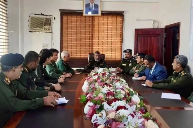 إجراءات يمنية لتوحيد التشكيلات الأمنية وتعزيز القرار الإداري