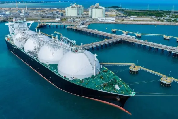 اليابان تطلب من أستراليا زيادة إنتاج الغاز الطبيعي المسال