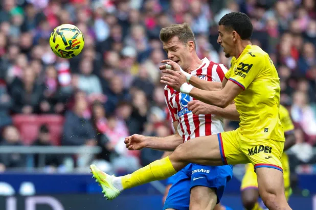 المغربي عبقار: أقسم أنني لم أقصد لمس سورلوث في مكان حساس