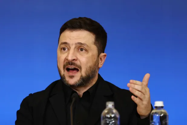 زيلينسكي: روسيا تزود إيران بطائرات «شاهد» المسيرة