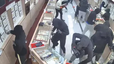 في 70 ثانية… لصوص يسرقون مجوهرات بـ1.7 مليون دولار من متجر أميركي (فيديو)