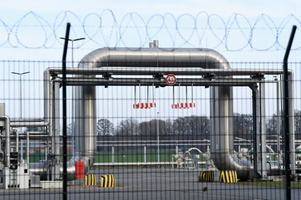 الاتحاد الأوروبي يسابق الزمن لكبح تكاليف الطاقة مع تأثير الحرب على الأسواق