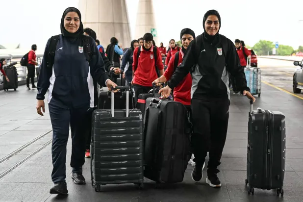 منتخب إيران للسيدات في طريقه إلى عُمان