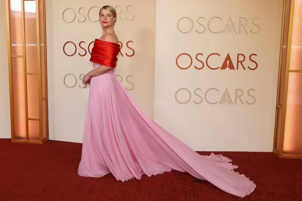 الموضة الكلاسيكية تفوز في أوسكار 2026