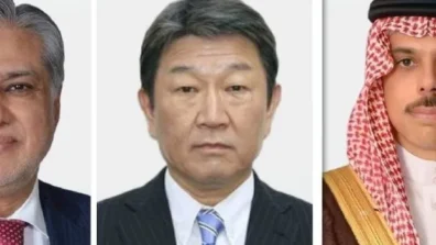 وزراء خارجية السعودية واليابان وباكستان يناقشون أوضاع المنطقة
