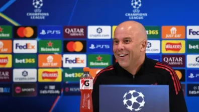 سلوت: جو غوميز قد يلحق بمواجهة غلاطة سراي