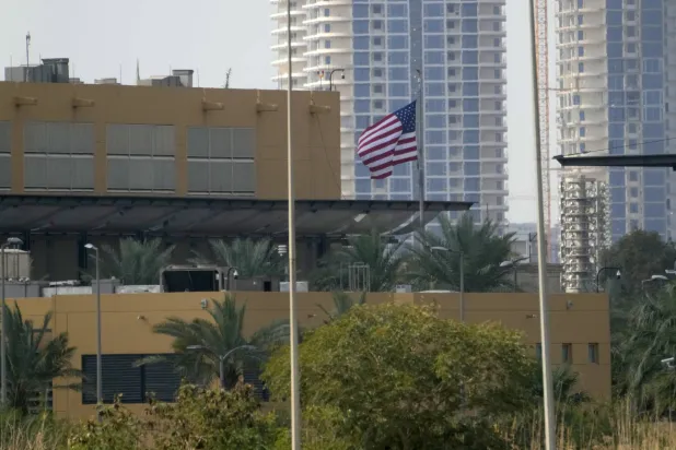تقرير: استئناف هجمات بصواريخ ومُسيرات على السفارة الأميركية في بغداد