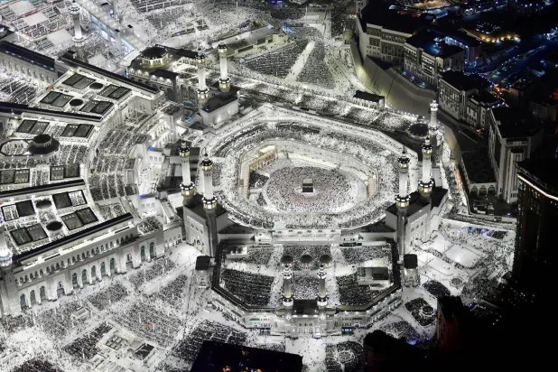 ملايين المصلين يشهدون ختم القرآن بـ«الحرمين الشريفين»