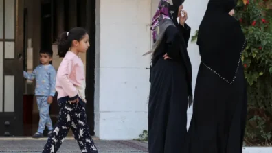 الجيش الإسرائيلي ينذر سكان صور في جنوب لبنان بوجوب إخلائها