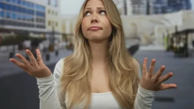 ليس الوجه وحده… المشي أيضاً يكشف عمّا نشعر به!