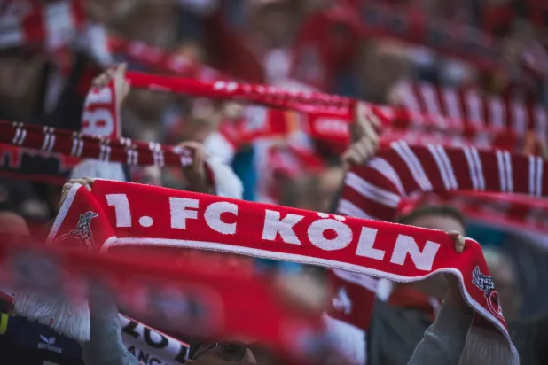 القبض على مدرب سابق بنادي كولن للاشتباه بإساءة معاملة أطفال