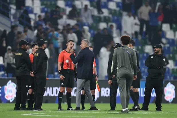 ما قصة غوميز مع التحكيم؟