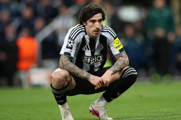 إصابة تونالي نجم نيوكاسل تقلق إيطاليا قبل الملحق المؤهل للمونديال