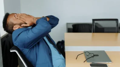 «تدريب الفضول»: طريقة بسيطة لإدارة القلق الاجتماعي