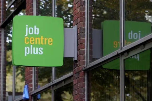 تباطؤ نمو الأجور في بريطانيا إلى أدنى مستوى منذ أواخر 2020