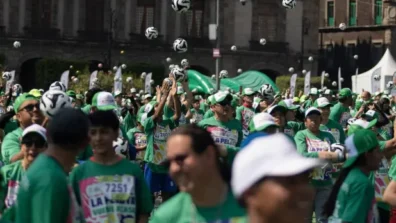 أطفال مهاجرون يطلقون كأس العالم الخاصة بهم في المكسيك