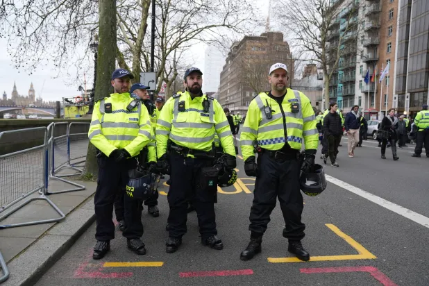 اتهام إيرانيَين بمراقبة كنيس ومراكز ثقافية يهودية في بريطانيا لصالح طهران