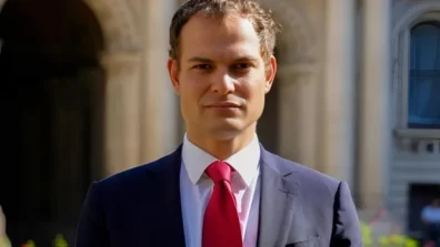 بريطانيا تبحث تأمين الملاحة في مضيق هرمز