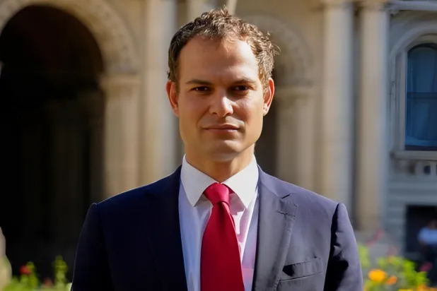 بريطانيا تبحث تأمين الملاحة في مضيق هرمز