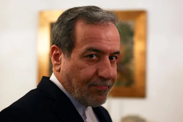 عراقجي يحذّر بريطانيا من «التواطؤ في العدوان» الأميركي الإسرائيلي على إيران