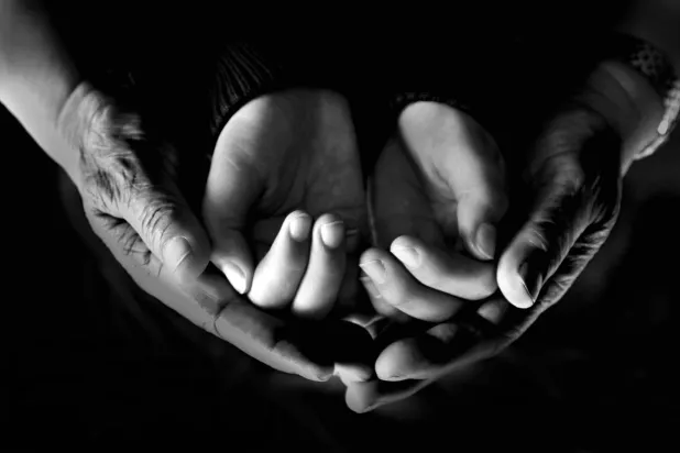 عيد الأمهات… حين تلهم الأم ذاكرة الفنانين