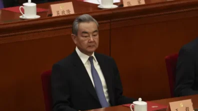 الصين تدعو فرنسا للعمل معها لإيجاد حل لـ«الحرب الجائرة» في الشرق الأوسط