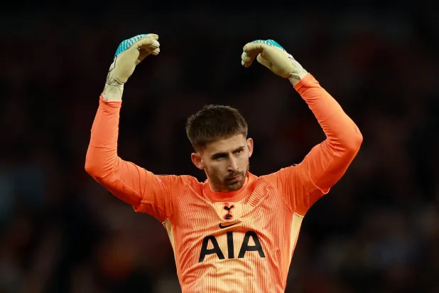 حارس توتنهام فيكاريو سيخضع لجراحة