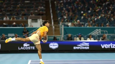 «دورة ميامي»: ألكاراس يواصل التقدم