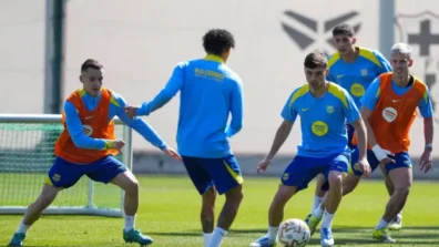 فليك يؤكد جاهزية الثنائي خوان وإيريك لمواجهة فاييكانو