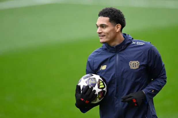 غياب الإنجليزي كوانساه مدافع ليفركوزن عن وديتَي إنجلترا